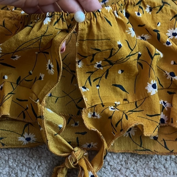 “FancyQube Cropped floral top size small” - Picture 3 of 6